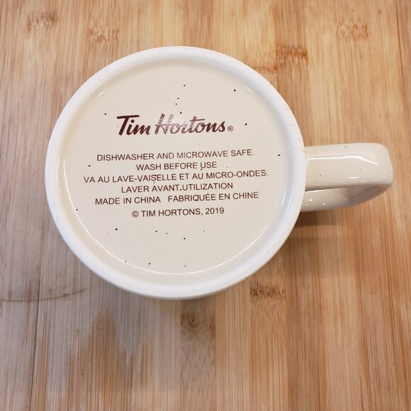 Tim Hortons Limited Edition 2019 Holiday Mug -Beaver - Picture 5 of 5